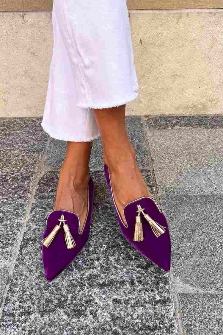 ELEGANT LOAFERS WITH TASSELS